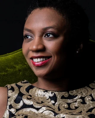 Tonight is the start of the Chineke! 10th anniversary European tour. The orchestra starts the tour in Warwick and then has 8 further dates across the UK, Ireland, France, Belgium, Austria and Germany.

Tai Murray, Sheku Kanneh-Mason and Isata Kanneh-Mason join together to perform Beethoven's Triple Concerto, conducted by Roderick Cox.

More information on the concerts can be found on the Chineke! website:
chineke.org/whats-on

@taimurrayviolin @chinekeorchestra @shekukannehmason @isatakannehmason 

📸 - Gaby Merz; Chineke! Orchestra