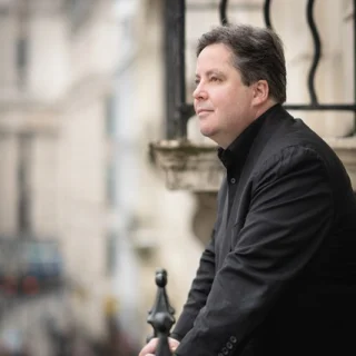 🎉 Released today! 🎉

Thomas Kemp conducts Ensemble Arcadiana on the latest album of works for chamber orchestra by Jamaican composer Eleanor Alberga, released on Lyrita:

"Eleanor Alberga is always at pains to tell her listeners that her pieces can be enjoyed as pure music, without narrative and associations. So, the three pieces in this album evoke countless varieties of moods, textures, relationships and energies that will speak uniquely to the ear of each individual listener. But Eleanor’s ever-curious, inventive and fertile sensibility means there is almost always an intriguing subtext of her own to everything she writes. And this is always worth exploring." 

More information:
prestomusic.com/classical/products/9801985--eleanor-alberga-works-for-chamber-orchestra