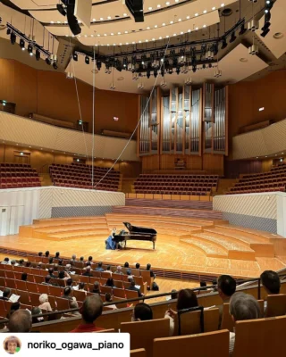 Here are some photos from Noriko Ogawa's recent recital at the MUZA Kawasaki Concert Hall where she performed solo piano works by Beethoven, Brahms and Bartok (The 3 B's)

Photos from @noriko_ogawa_piano