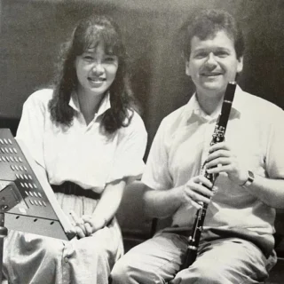 Noriko Ogawa and Michael Collins perform together at the Two Moors Festival on Sunday 4th October. Noriko recently posted this photo of her and Michael, who have worked together on numerous occasions over the years. In this concert they will play music inspired by their highly acclaimed recording: 'La Clarinette Parisienne'

Charles-Marie Widor - Introduction and Rondo, Op. 72
Gerald Finzi - 5 Bagatelles, Op. 23
Francis Poulenc - Sonata for Clarinet and Piano in Bb major
Claude Debussy - Première Rhapsodie
Camille Saint-Saëns - Clarinet Sonata in Eb major, Op. 16
Malcolm Arnold - Sonatina Op. 20

More information:
tickets.twomoorsfestival.co.uk/sales/events/2026-festival/dartmoor/michael-collins-and-noriko-oga

@noriko_ogawa_piano @2moorsfestival @collinsclarinet 

📸 - Jack Williams